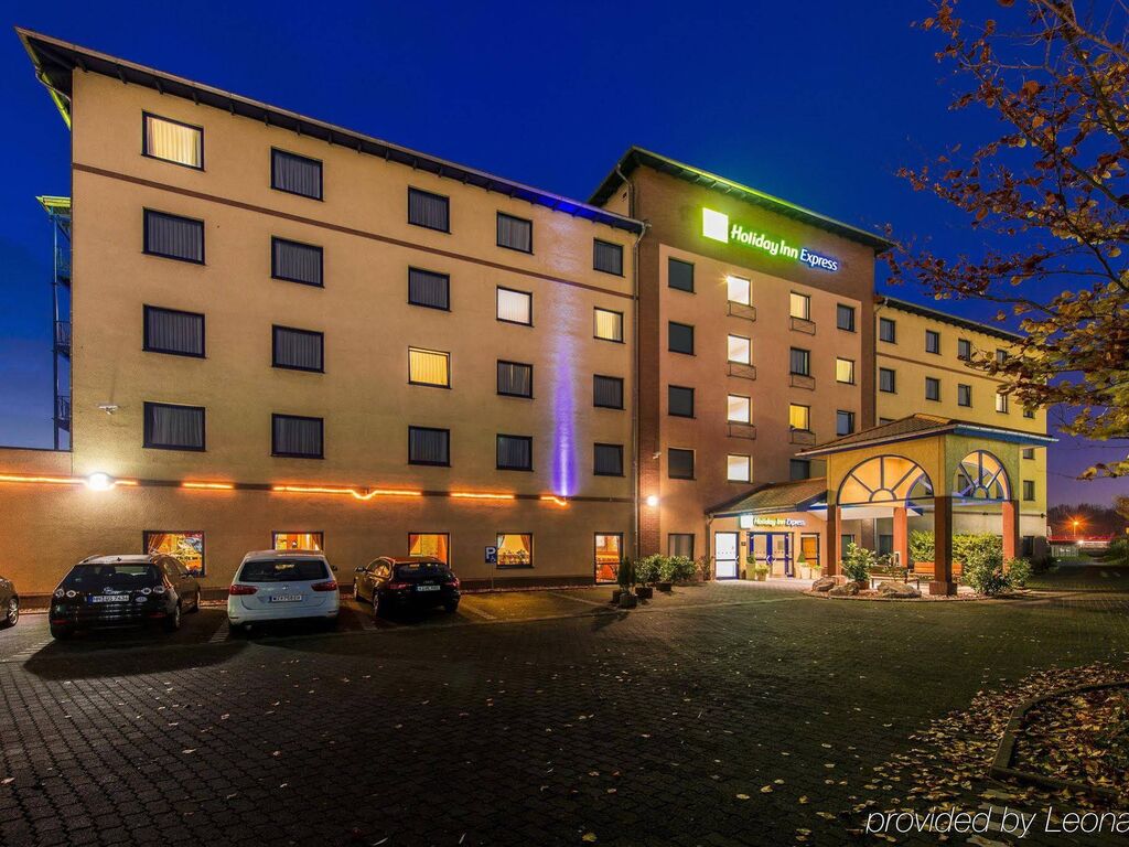 HOLIDAY INN EXPRESS COLOGNE TROISDORF