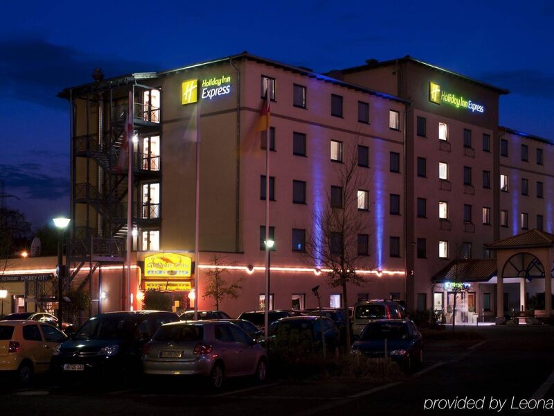 HOLIDAY INN EXPRESS COLOGNE TROISDORF