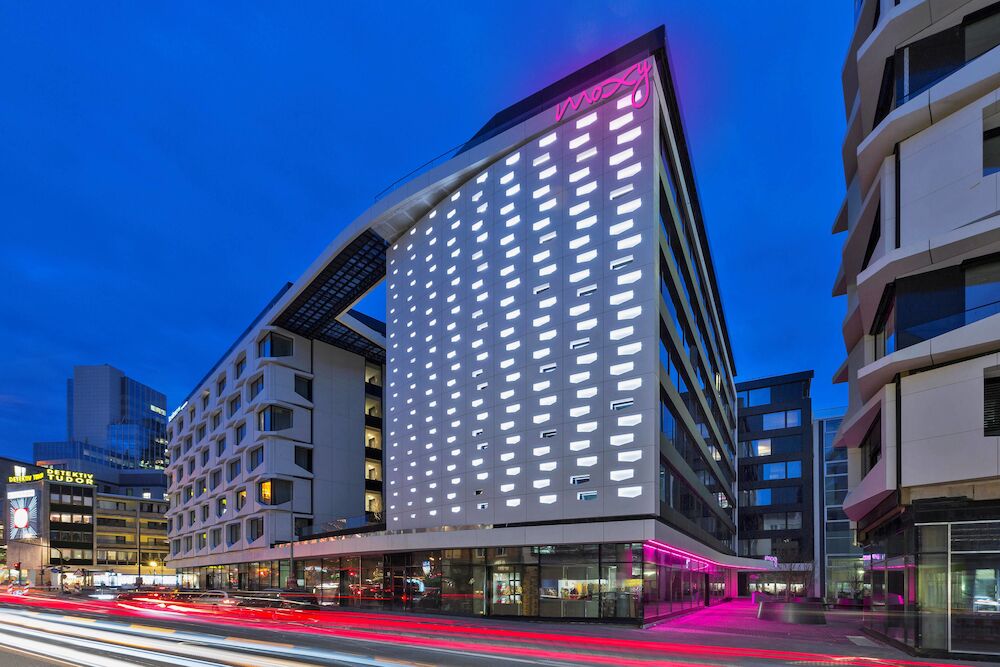 MOXY FRANKFURT CITY CENTRE