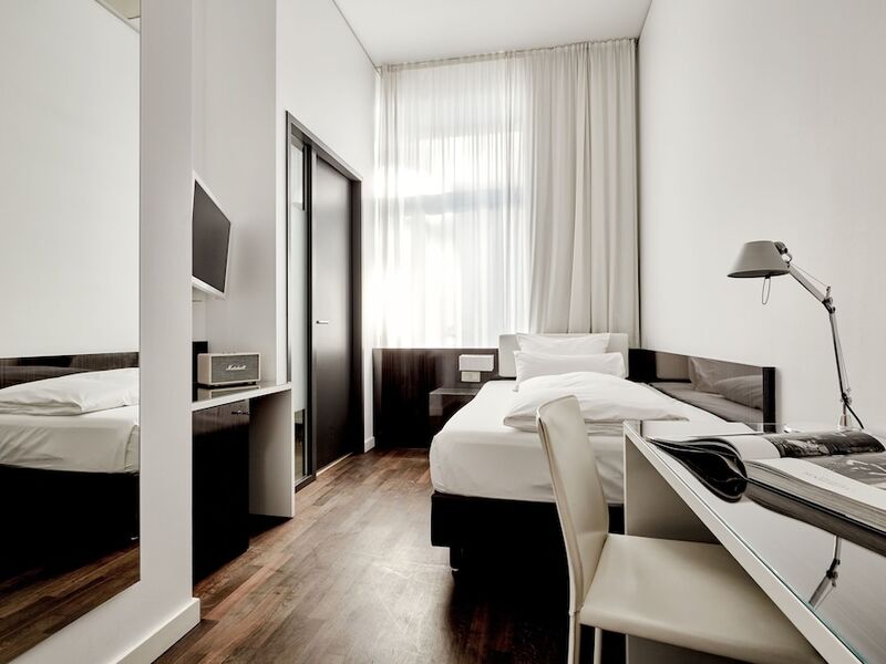 THE PURE FRANKFURT A MEMBER OF DESIGN HOTELS