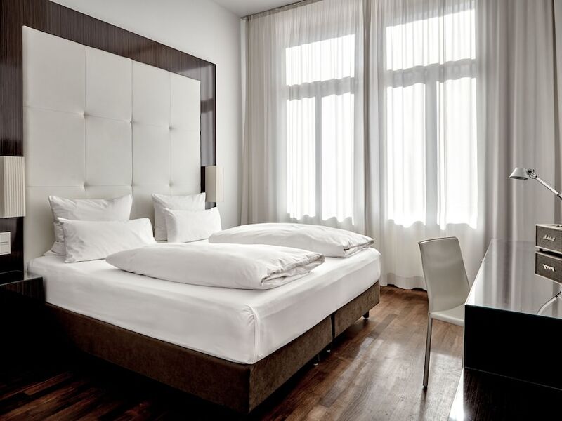 THE PURE FRANKFURT A MEMBER OF DESIGN HOTELS