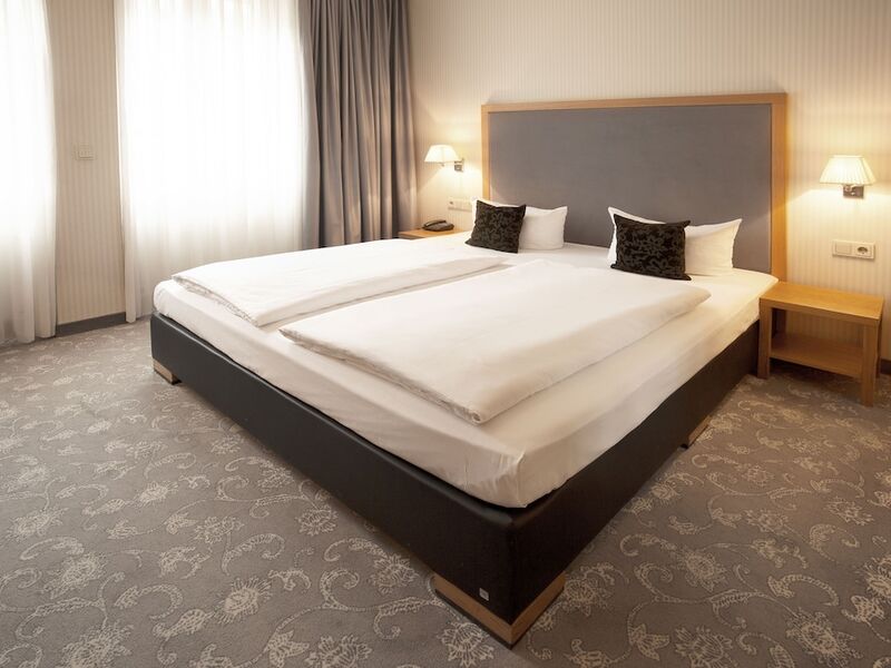 TOWNHOUSE HOTEL FRANKFURT